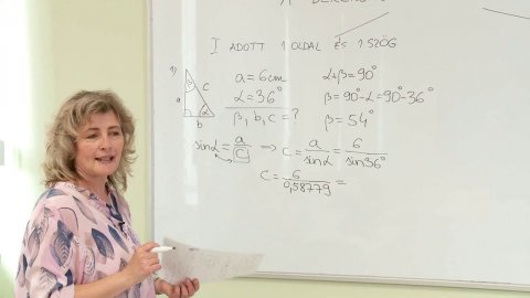 Embedded thumbnail for Matematika, I. osztály, 5. óra, A derékszögű háromszög megoldása