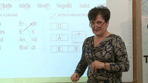 Embedded thumbnail for Magyar nyelv és irodalom, 1. osztály, 68. óra, A D, d nyomtatott betűk tanulása